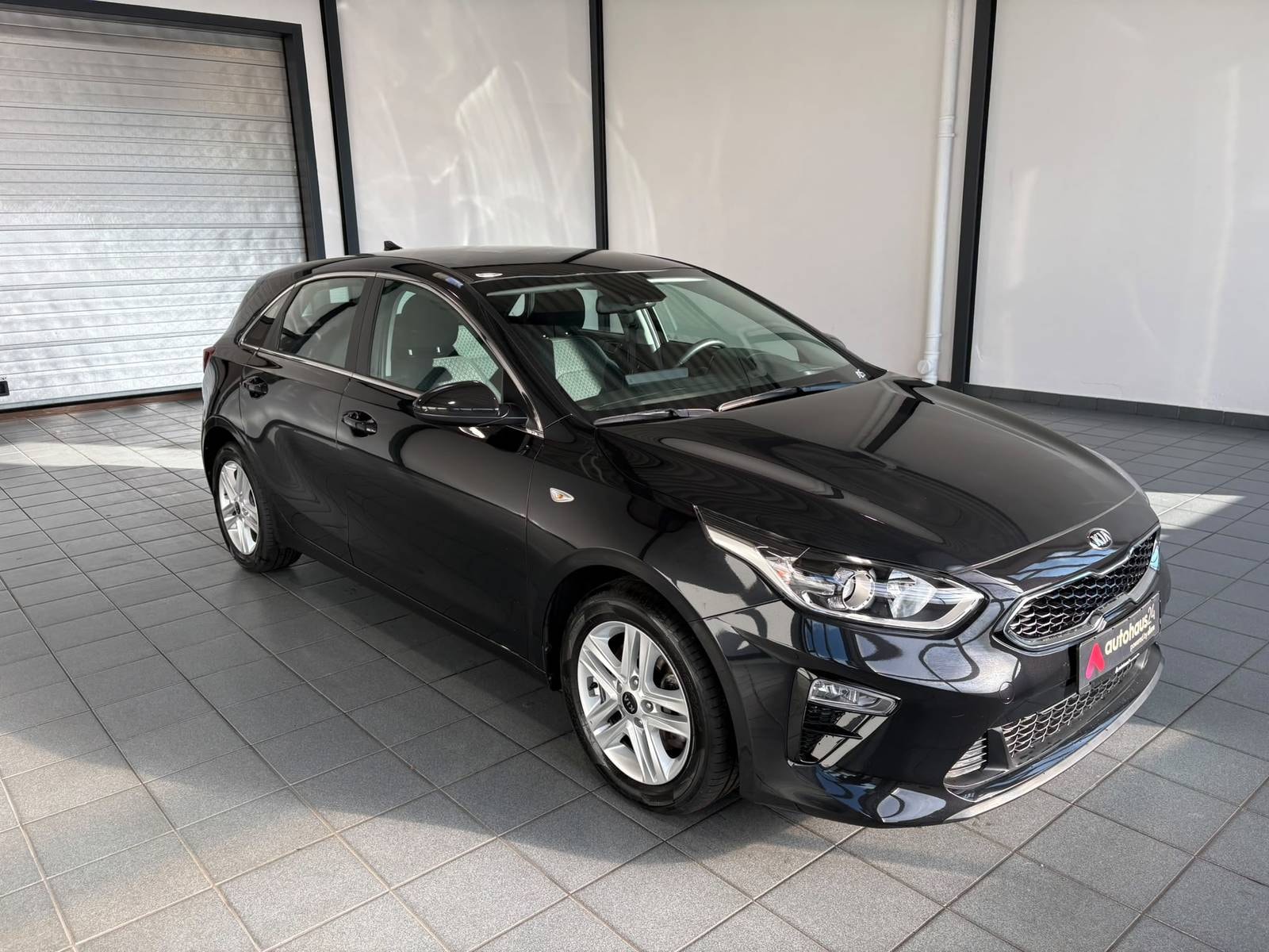 Kia Ceed Sonstige KIA Ceed 1.0 T-GDI 88kW Vision Schräghecklimousine #1