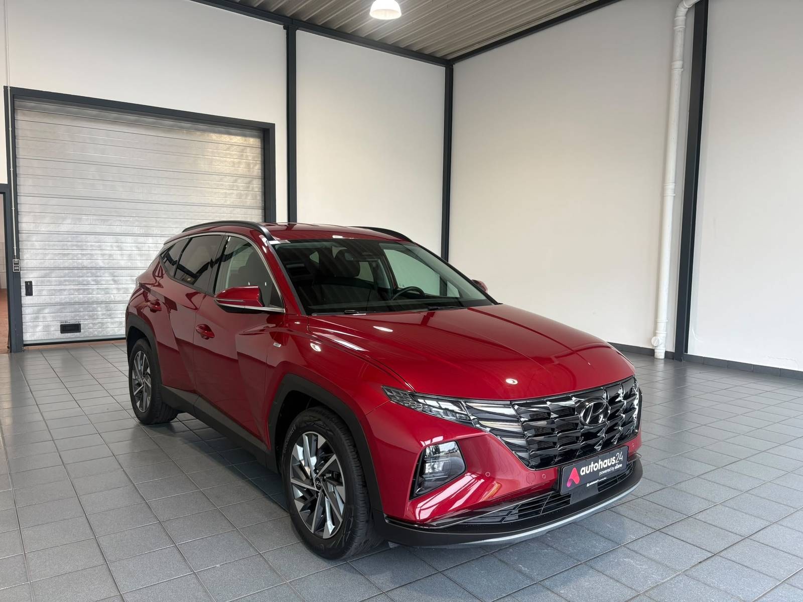 Hyundai Tucson SUV / Crossover / Geländewagen HYUNDAI Tucson 2.0 CRDi 100kW Trend blue 2WD Sports Utility Vehicle #1