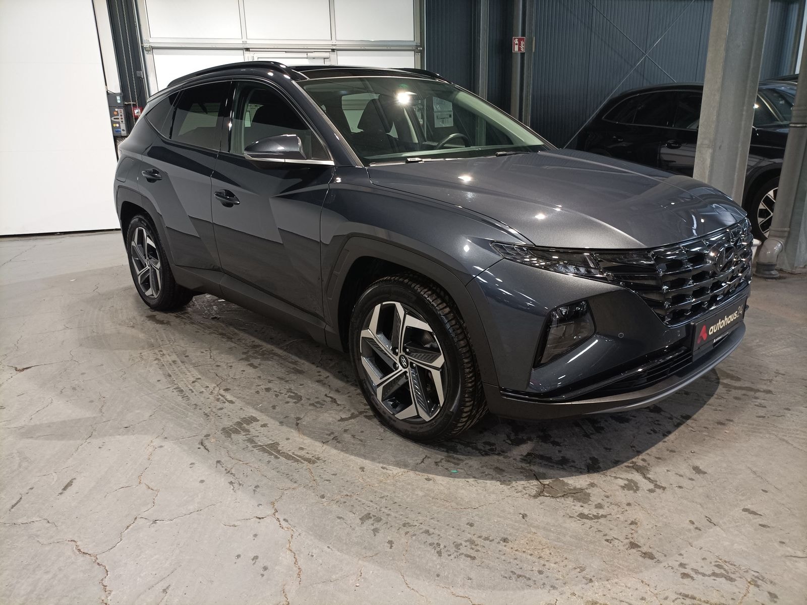 Hyundai Tucson SUV / Crossover / Geländewagen HYUNDAI Tucson 1.6 T-GDI Plug-in Hybrid 4WD Auto Sports Utility Vehicle #1