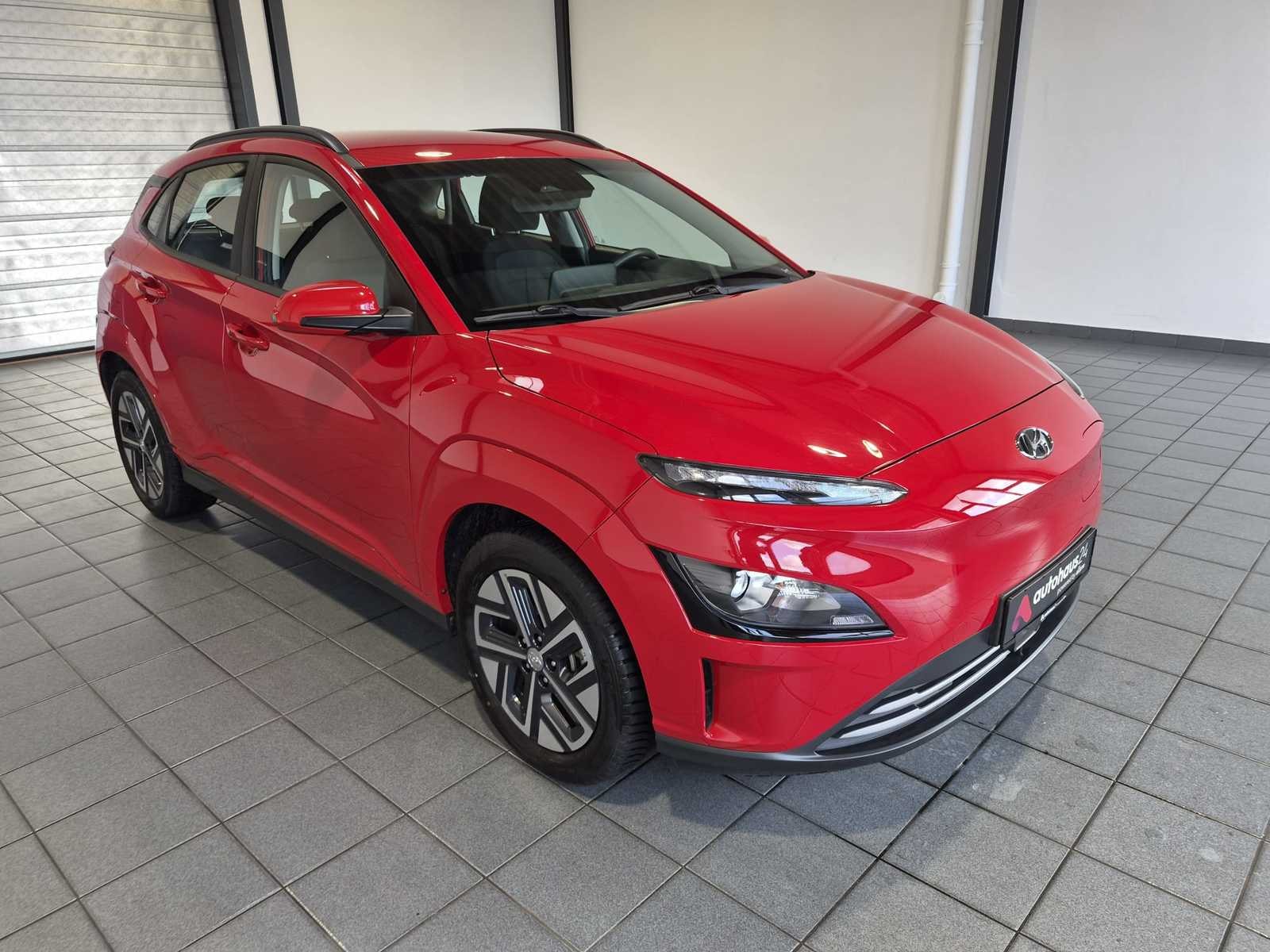 Hyundai Kona SUV / Crossover / Geländewagen HYUNDAI Kona ELEKTRO 100kW Sports Utility Vehicle #1