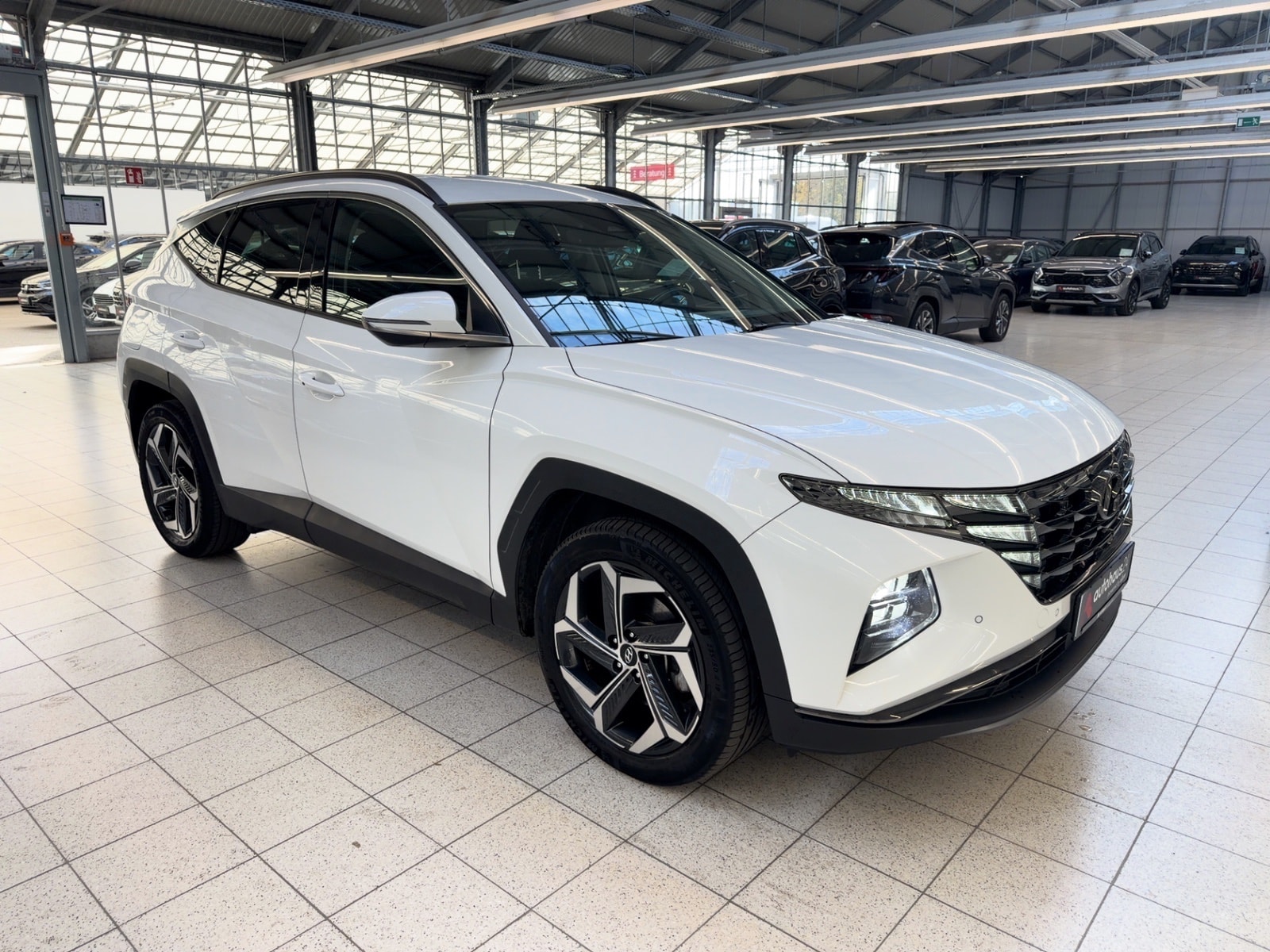 Hyundai Tucson SUV / Crossover / Geländewagen HYUNDAI Tucson 1.6 T-GDI Plug-in Hybrid 4WD Auto Sports Utility Vehicle #1