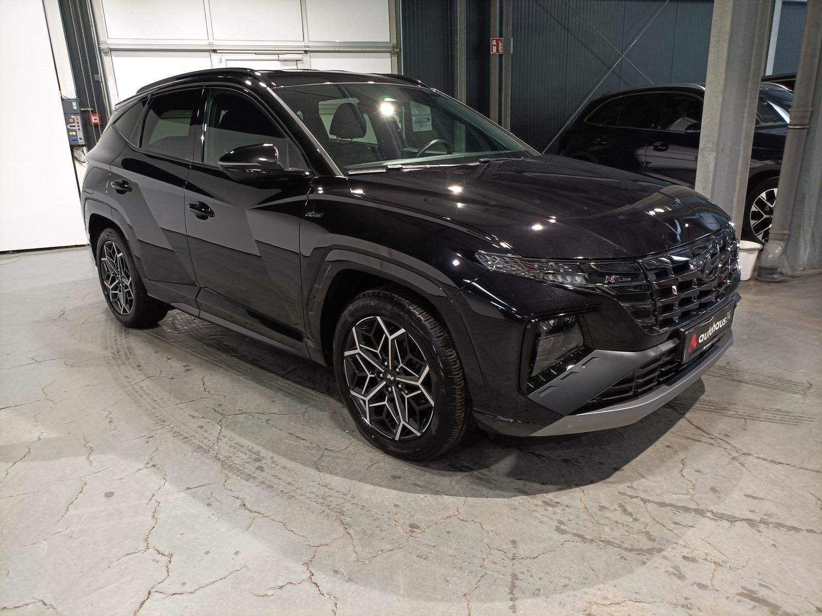 Hyundai Tucson SUV / Crossover / Geländewagen HYUNDAI Tucson 1.6 T-GDI Plug-in Hybrid 4WD Auto Sports Utility Vehicle #1