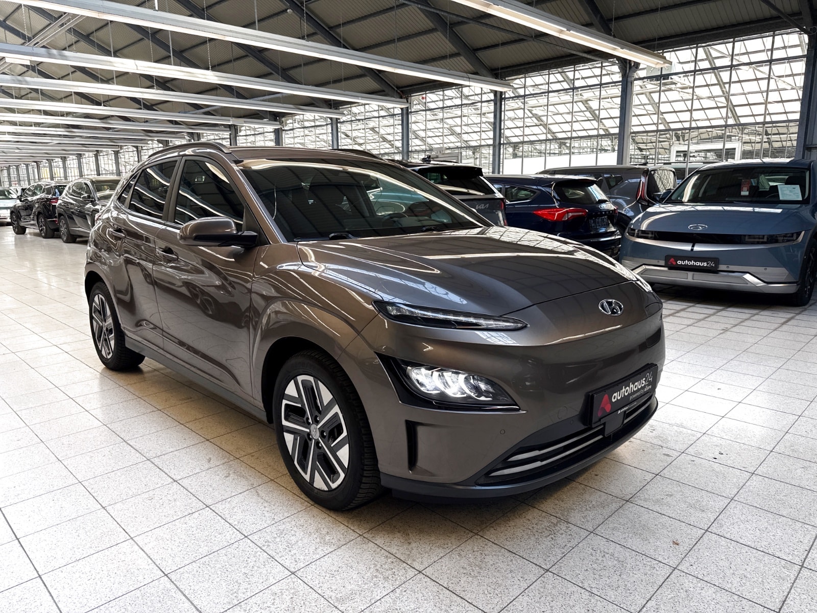 Hyundai Kona SUV / Crossover / Geländewagen HYUNDAI Kona ELEKTRO 150kW Sports Utility Vehicle #1