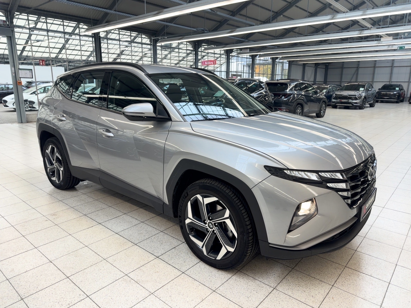 Hyundai Tucson SUV / Crossover / Geländewagen HYUNDAI Tucson 1.6 T-GDI Plug-in Hybrid 4WD Auto Sports Utility Vehicle #1
