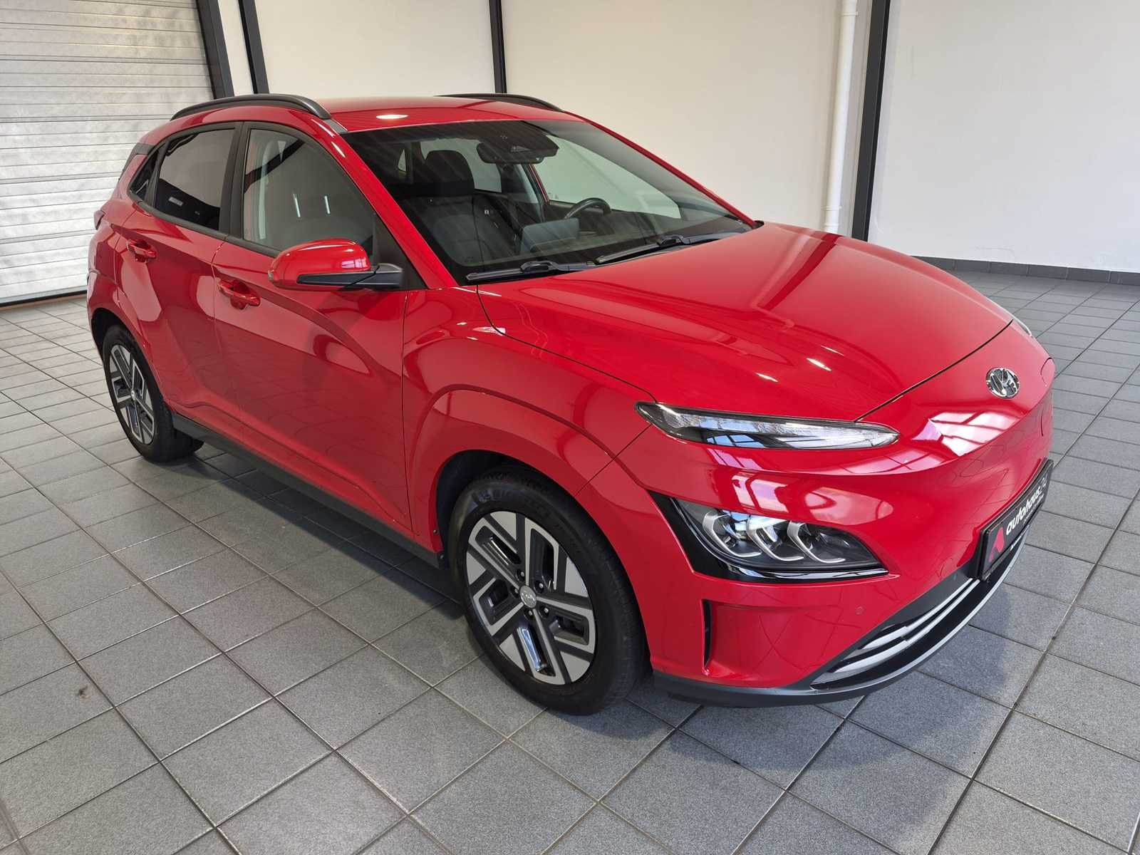 Hyundai Kona SUV / Crossover / Geländewagen HYUNDAI Kona ELEKTRO 100kW Sports Utility Vehicle #1
