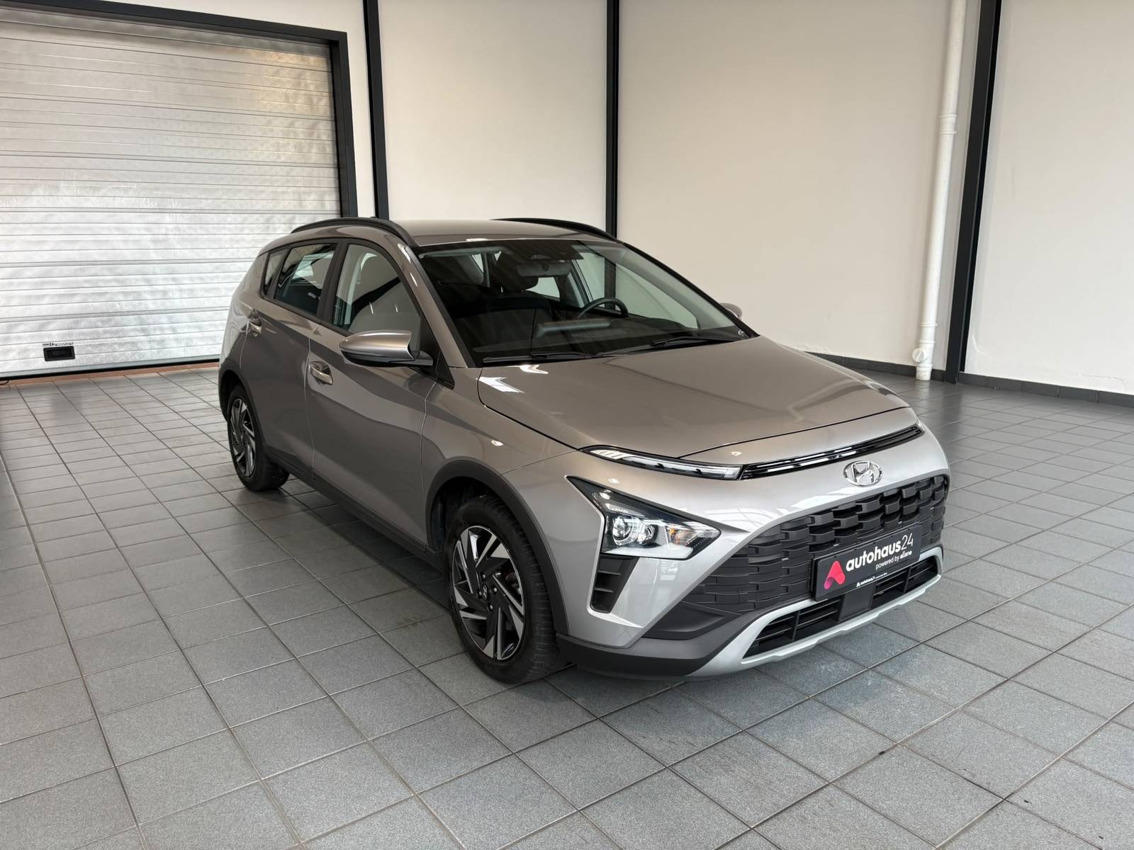 Hyundai Bayon SUV / Crossover / Geländewagen HYUNDAI Bayon 1.0 T-GDI Intro Sports Utility Vehicle #1