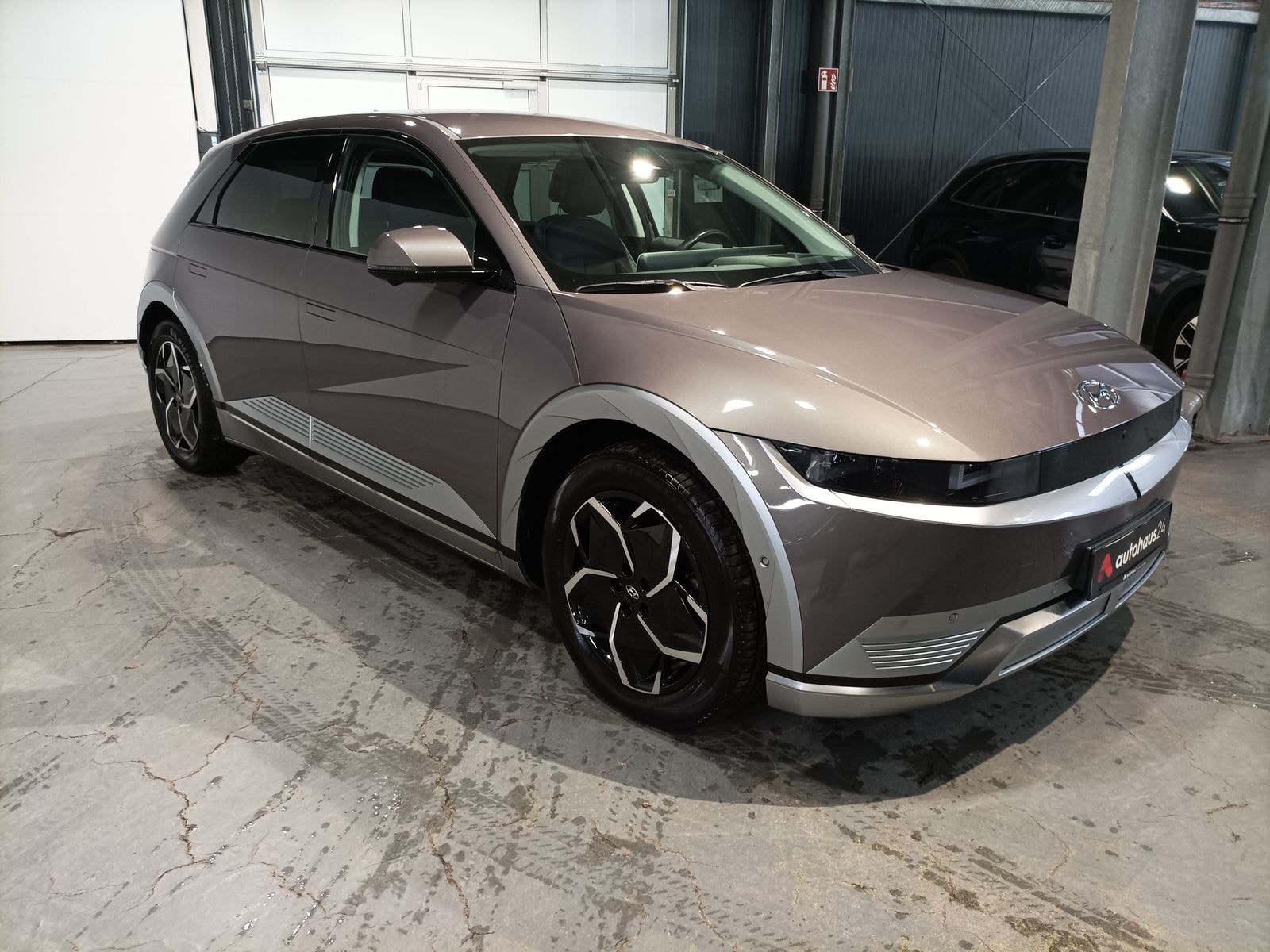 Hyundai IONIQ 5 Limousine HYUNDAI IONIQ 5 72,6 kWh 225 kW Allradantrieb Sports Utility Vehicle #1