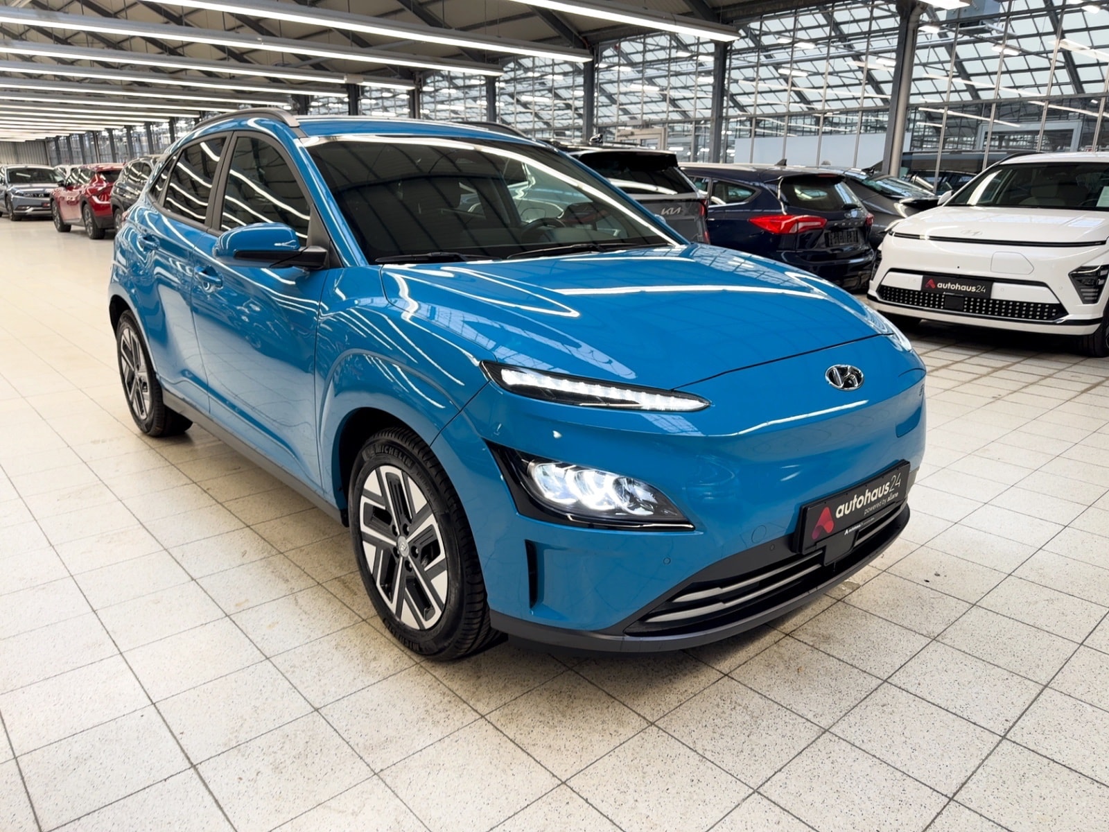Hyundai Kona SUV / Crossover / Geländewagen HYUNDAI Kona ELEKTRO 100kW Sports Utility Vehicle #1