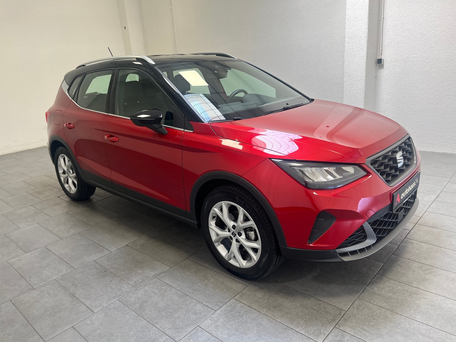 SEAT Arona SUV / Crossover / Geländewagen SEAT Arona 1.0 TSI 81kW Style Sports Utility Vehicle #1