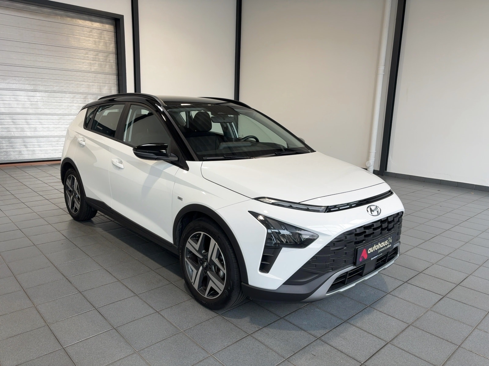 Hyundai Bayon SUV / Crossover / Geländewagen HYUNDAI Bayon 1.0 T-GDI 48V-Hybrid Intro DCT Sports Utility Vehicle #1
