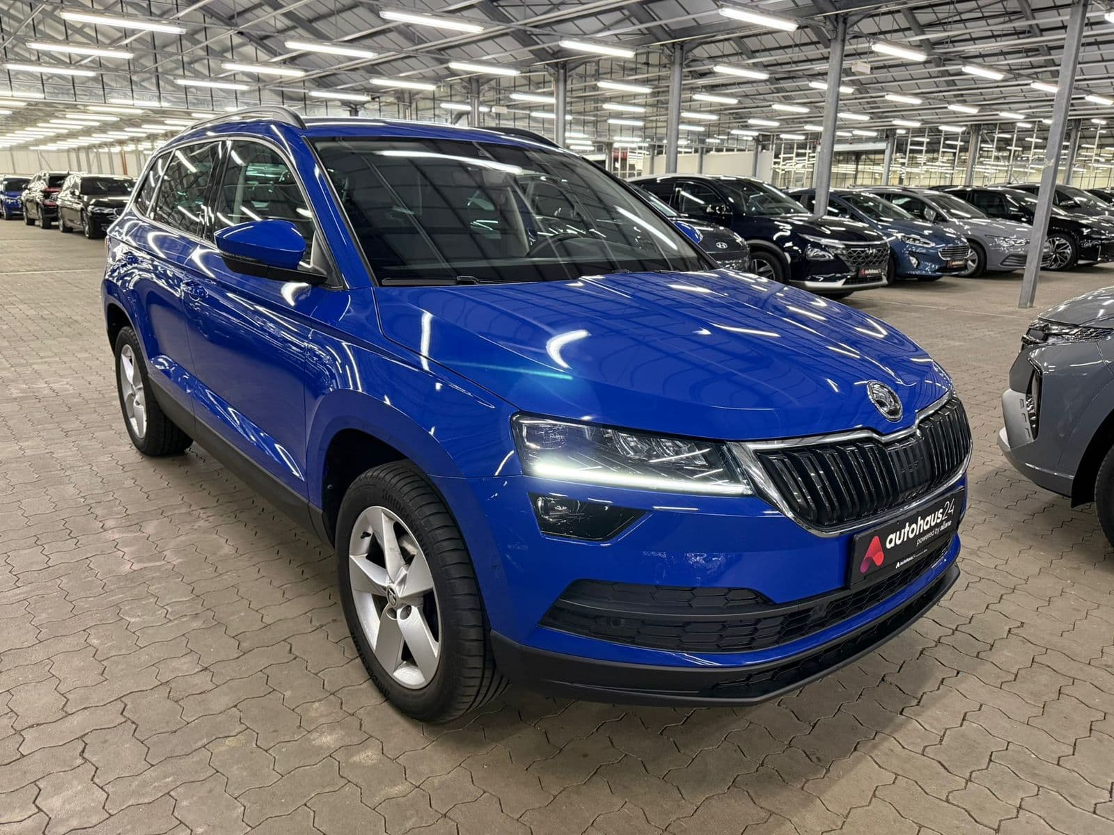 ŠKODA Karoq SUV / Crossover / Geländewagen SKODA Karoq 1.5l TSI ACT DSG AMBITION Sports Utility Vehicle #1