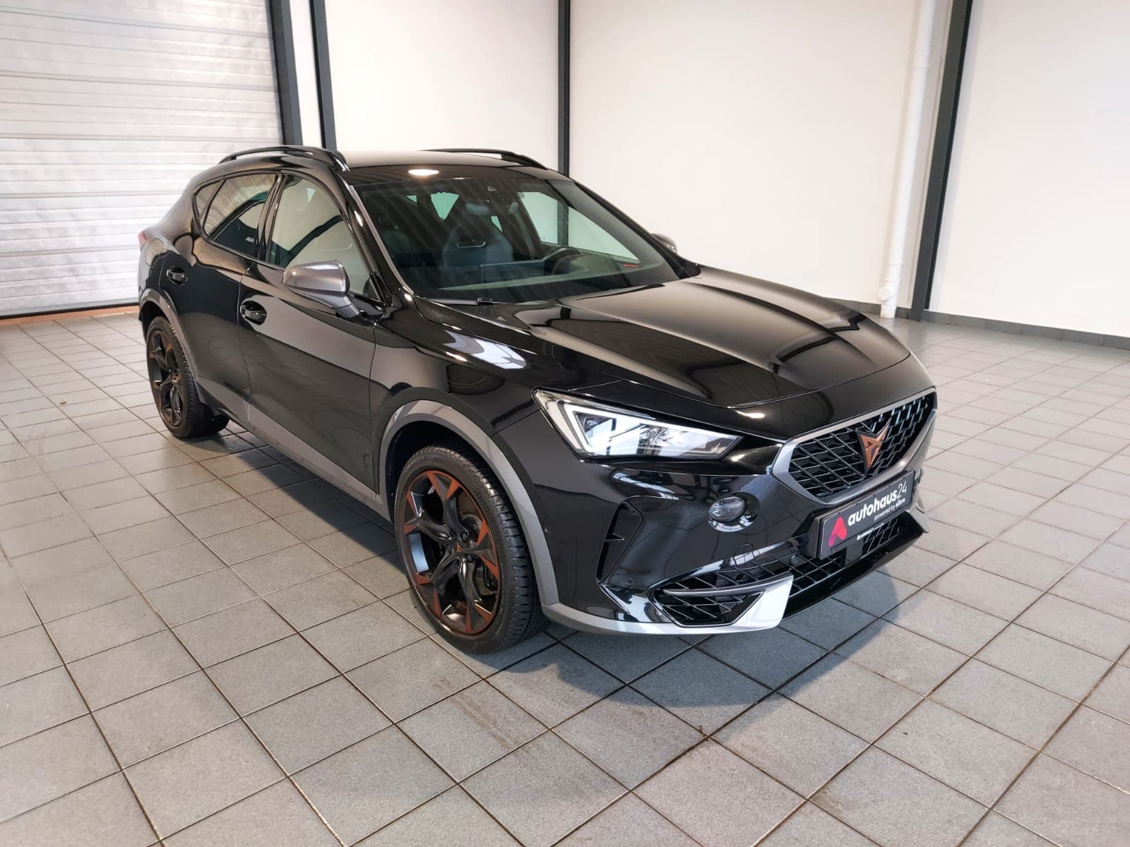 CUPRA Formentor SUV / Crossover / Geländewagen CUPRA Formentor 2.0 TSI 228kW VZ 4Drive DSG Sports Utility Vehicle #1