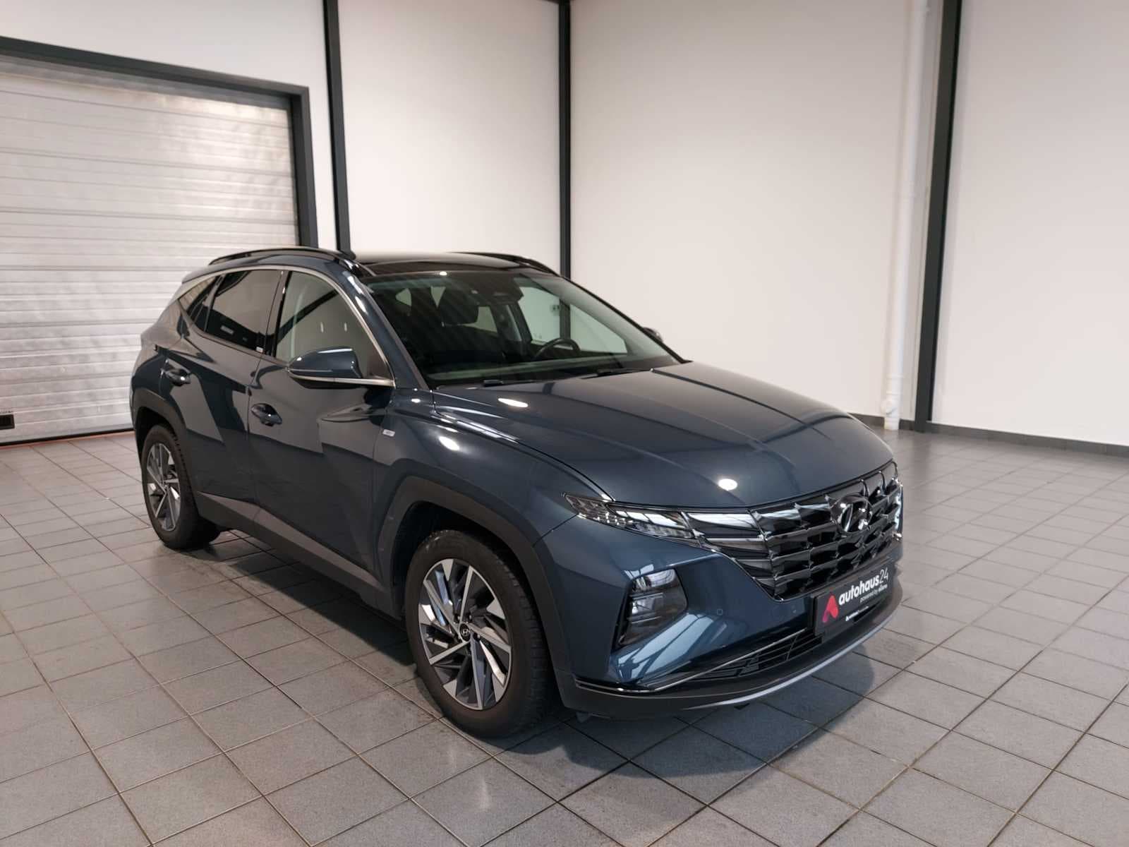 Hyundai Tucson SUV / Crossover / Geländewagen HYUNDAI Tucson 1.6 T-GDI 48V Trend Sports Utility Vehicle #1
