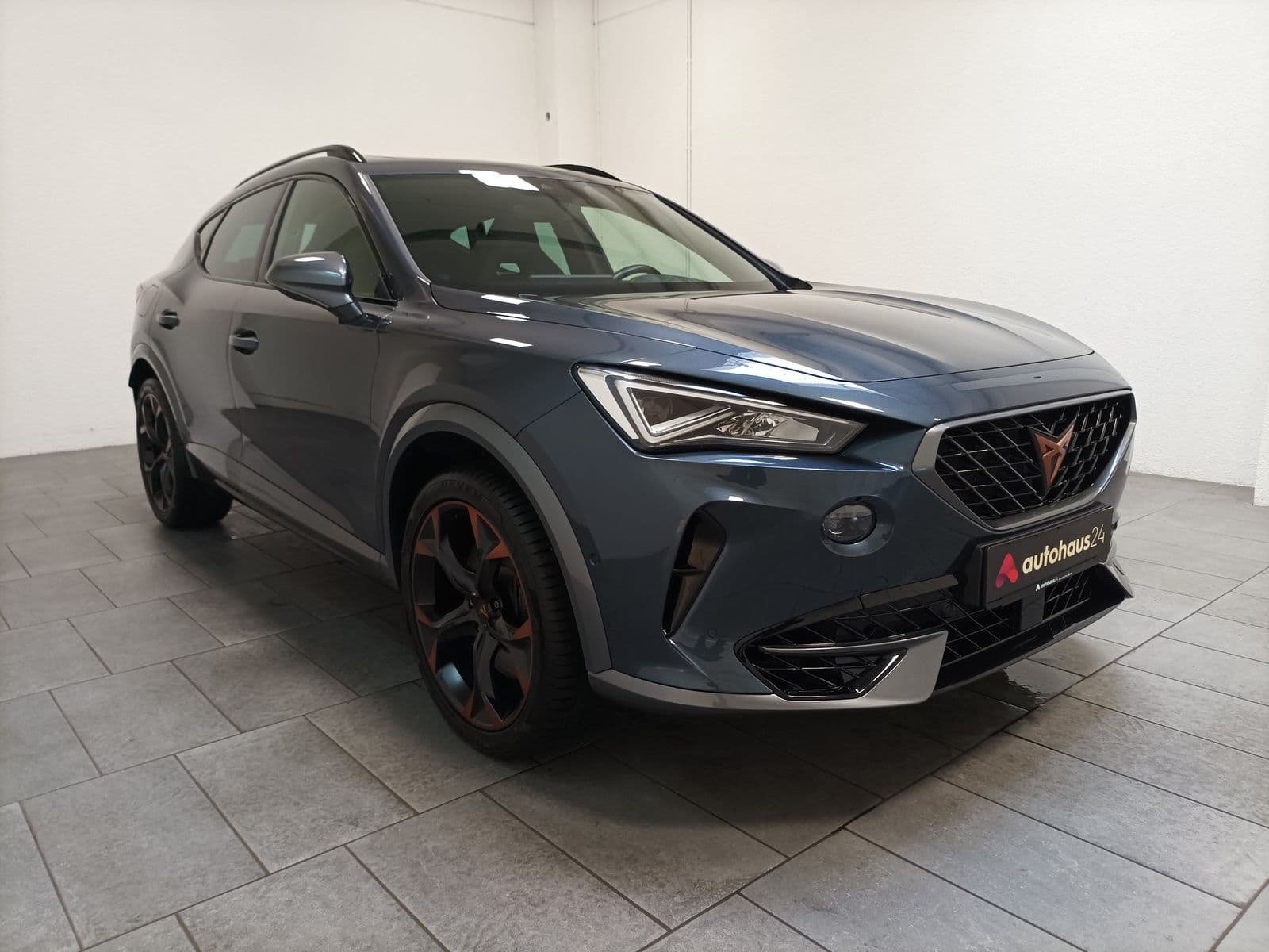 CUPRA Formentor SUV / Crossover / Geländewagen CUPRA Formentor 2.0 TSI 228kW VZ 4Drive DSG Sports Utility Vehicle #1