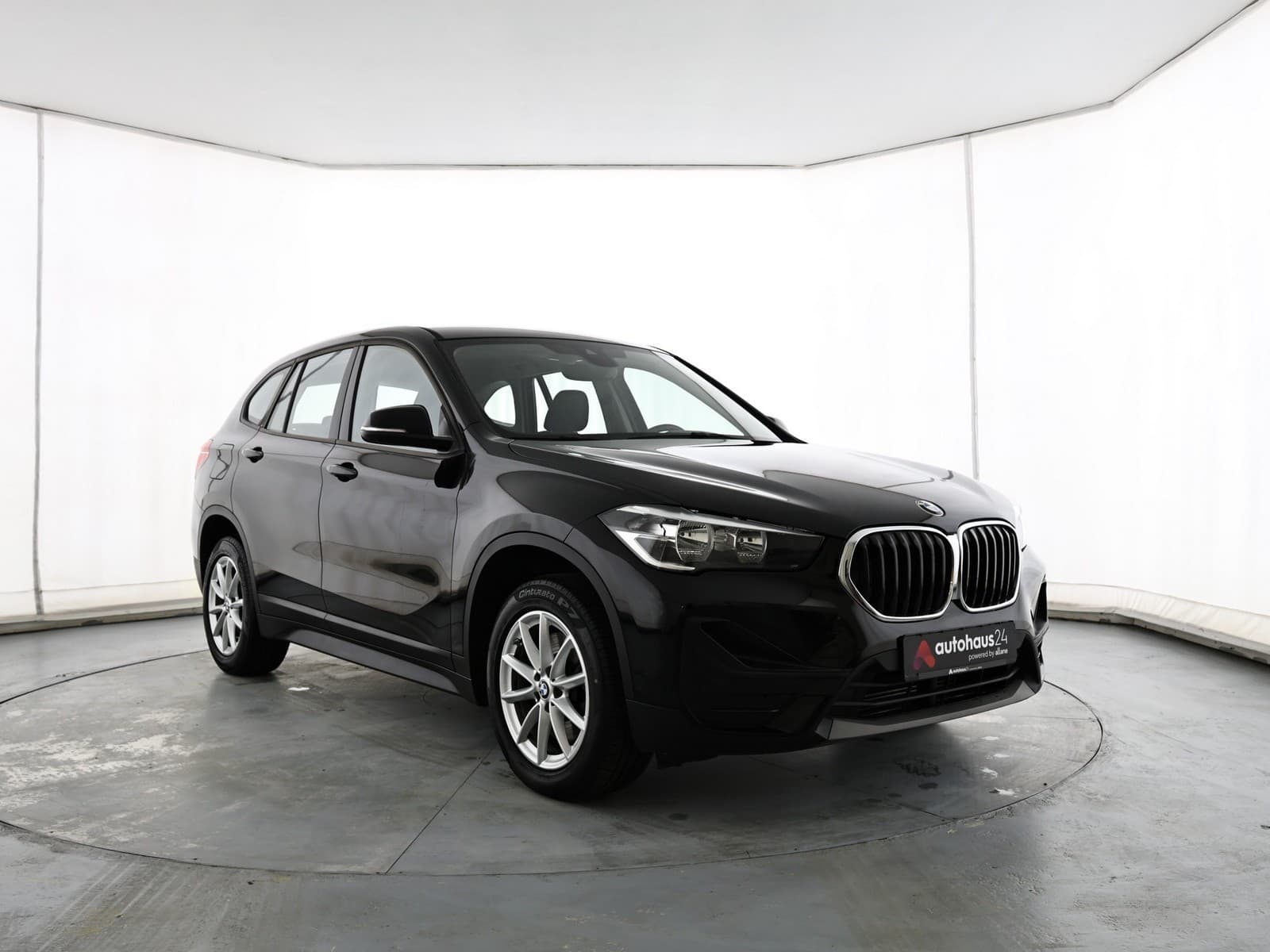 BMW X1 SUV / Crossover / Geländewagen BMW X1 sDrive20i Advantage Steptronic DCT Sports Utility Vehicle #1