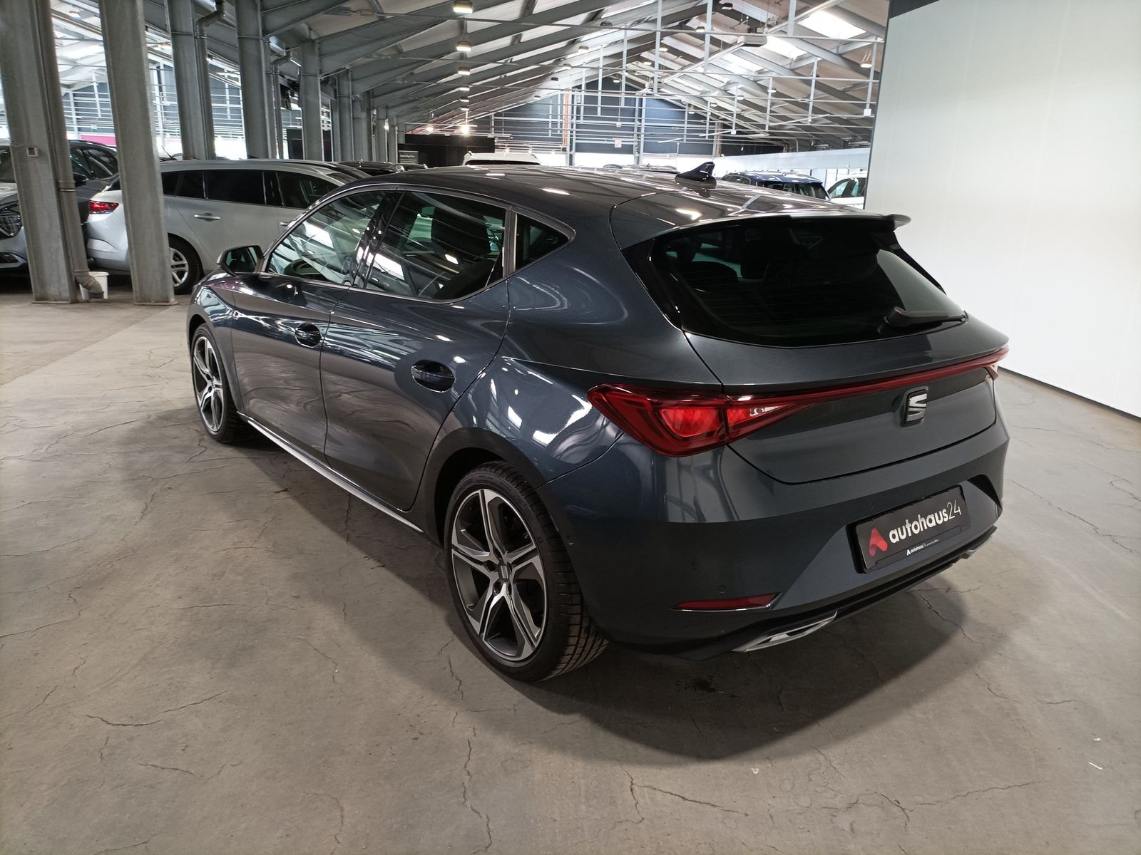 Seat Leon Limousine Leon 1.5 eTSI FR Plus #4