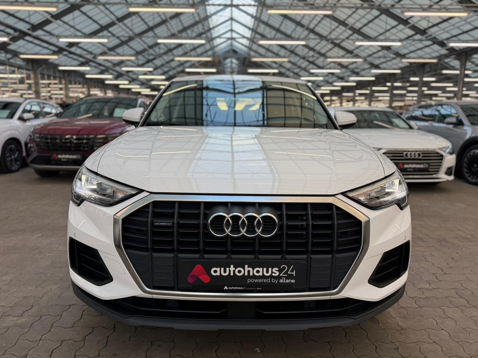 Audi Q3 SUV Q3 35 2.0 TDI quattro basis #2