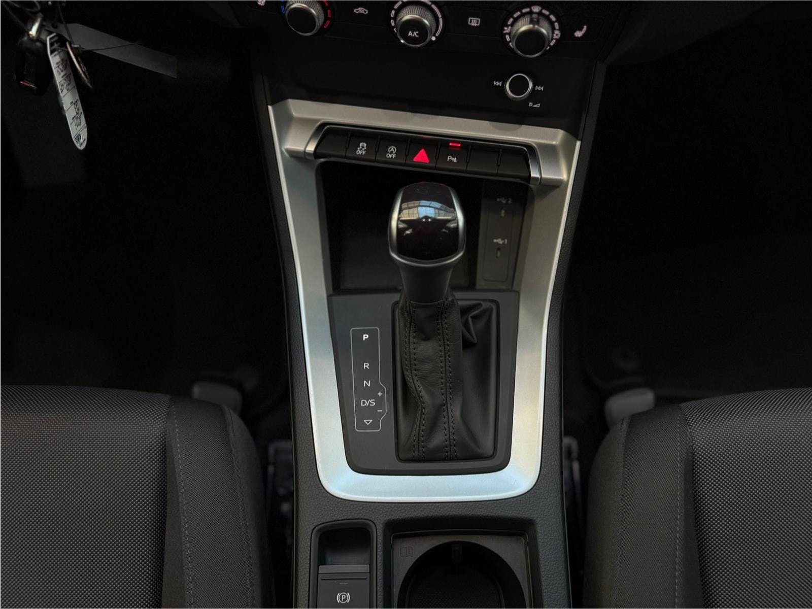 Audi Q3 SUV Q3 35 2.0 TDI quattro basis #13