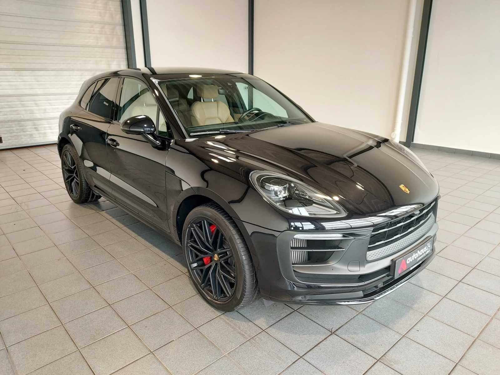Porsche Macan SUV / Crossover / Geländewagen PORSCHE Macan GTS Sports Utility Vehicle #1