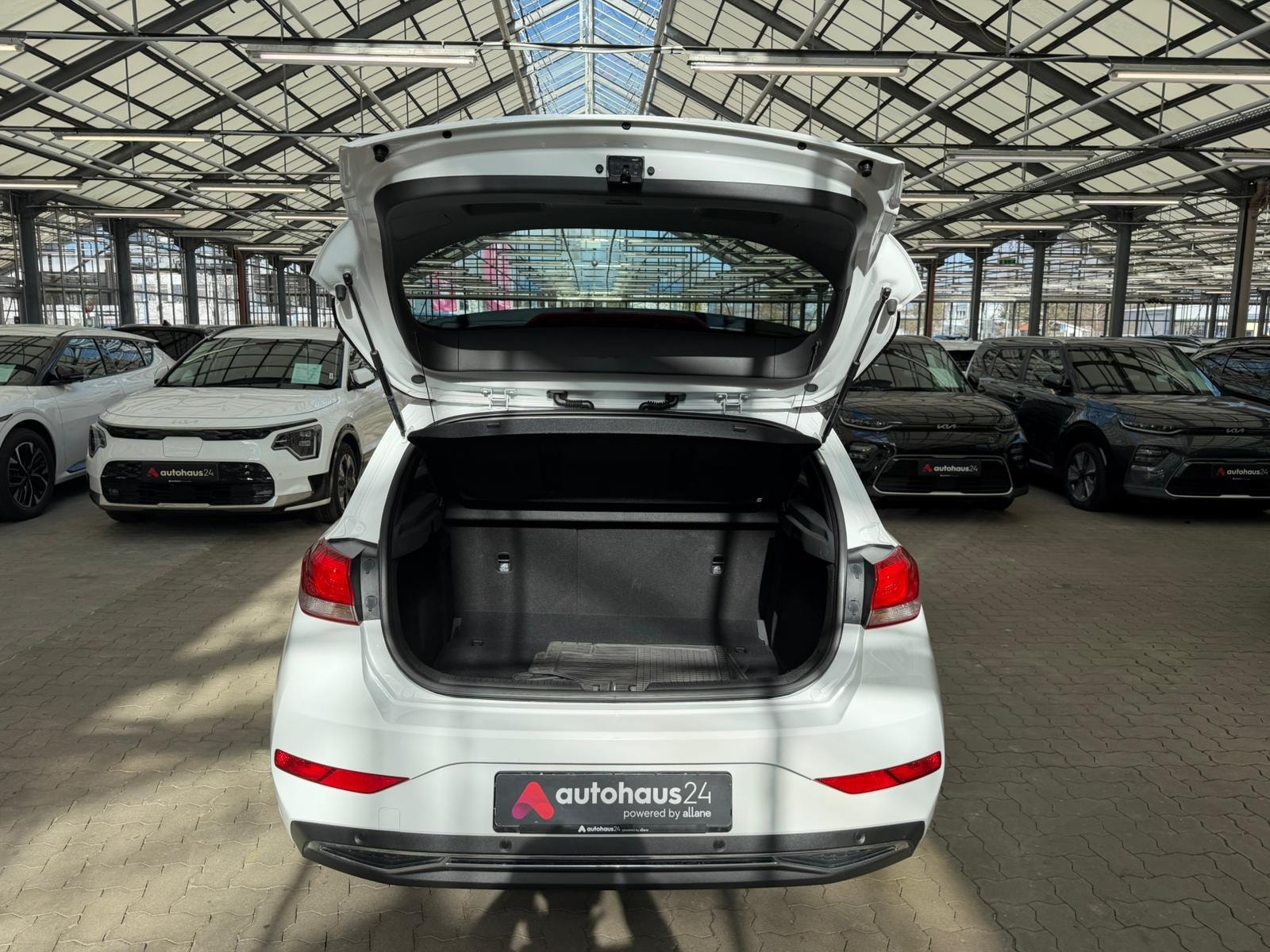 Hyundai i30 Limousine i30 1.5 T-GDI Ed. 30 Mild-Hybrid (EURO 6d)(OPF) #6