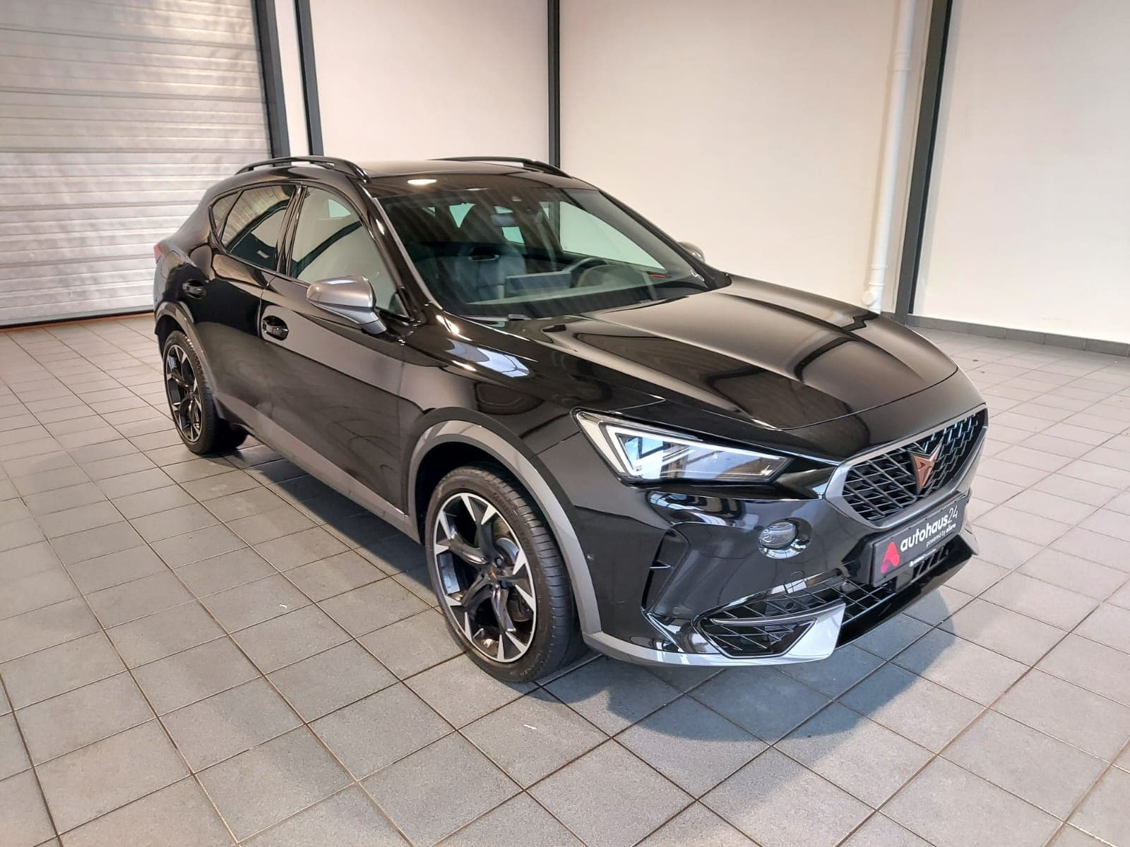 CUPRA Formentor SUV / Crossover / Geländewagen CUPRA Formentor 2.0 TSI 228kW VZ 4Drive DSG Sports Utility Vehicle #1