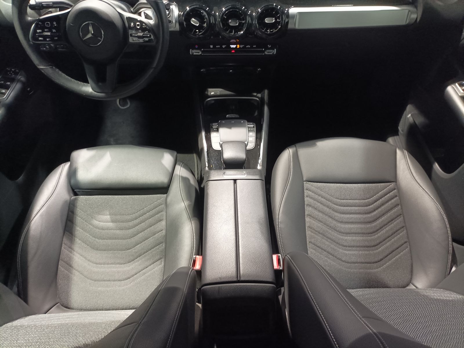 Mercedes Benz GLB-Klasse SUV GLB 220 d #14