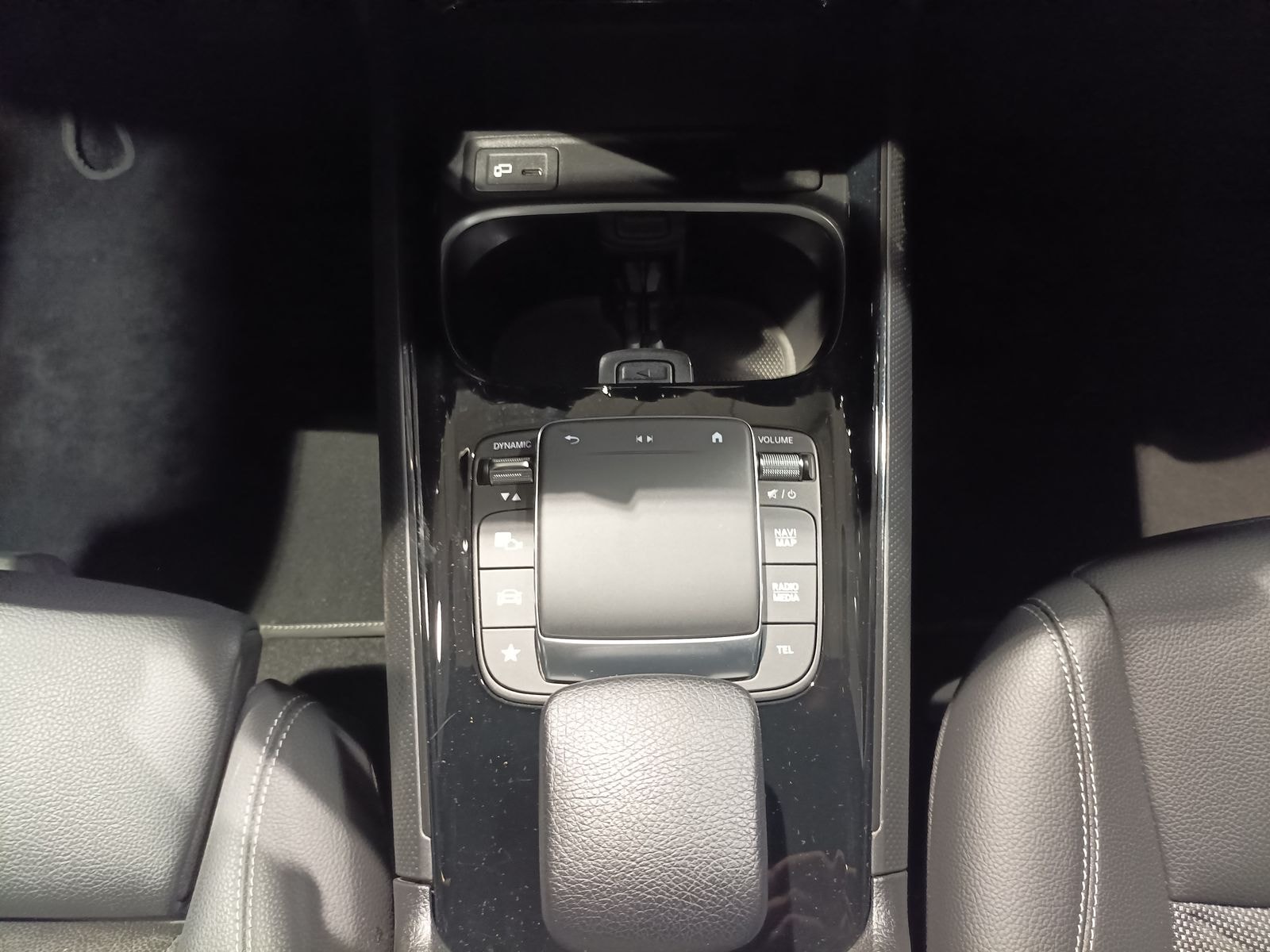 Mercedes Benz GLB-Klasse SUV GLB 220 d #13