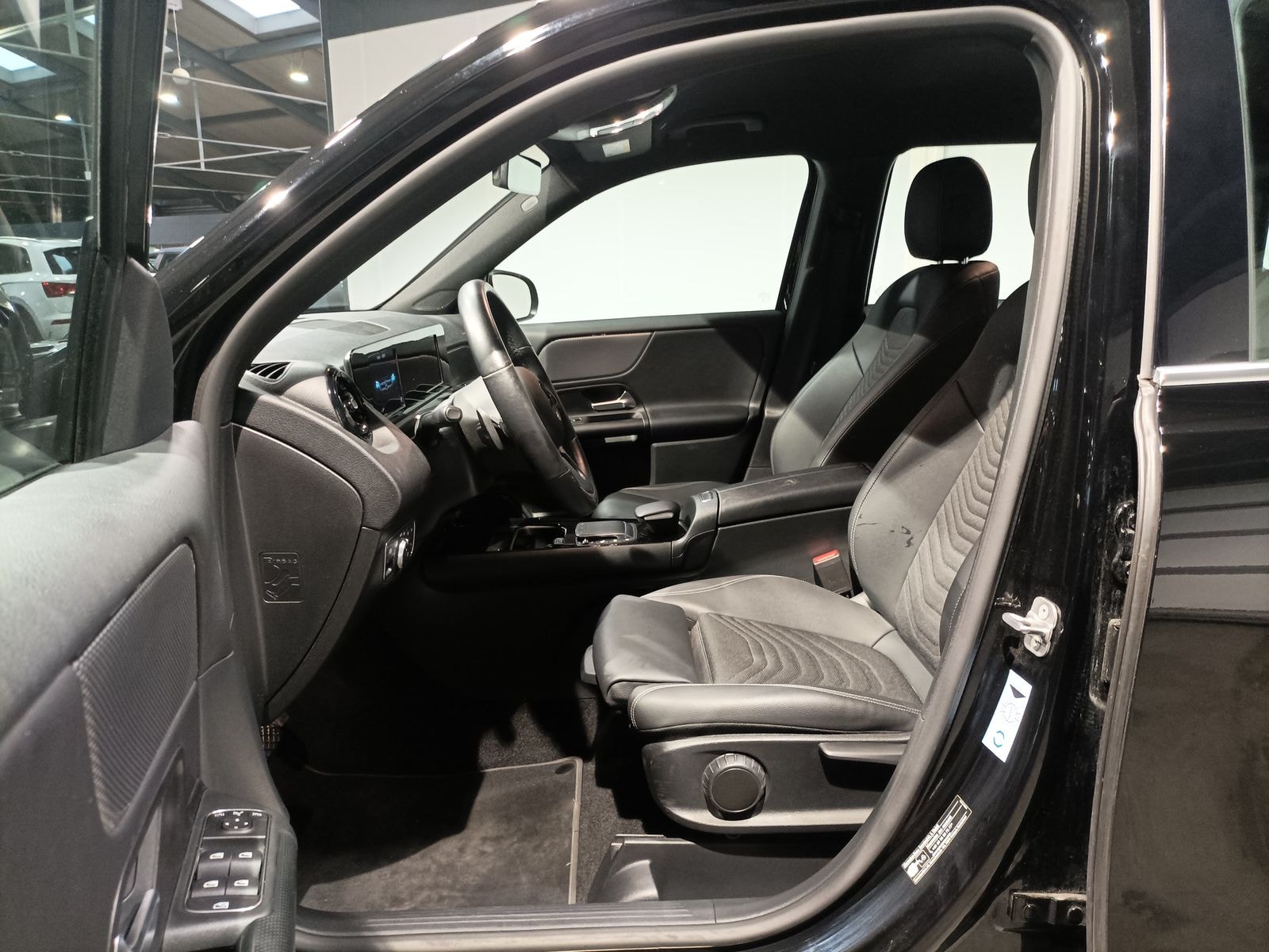 Mercedes Benz GLB-Klasse SUV GLB 220 d #8