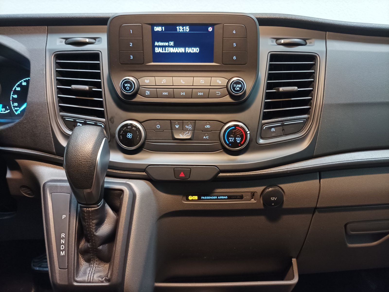 Ford Transit Transporter Transit FT 350 (TTS) 2.0 TDCi DPF 350 L4 RWD (EURO #10