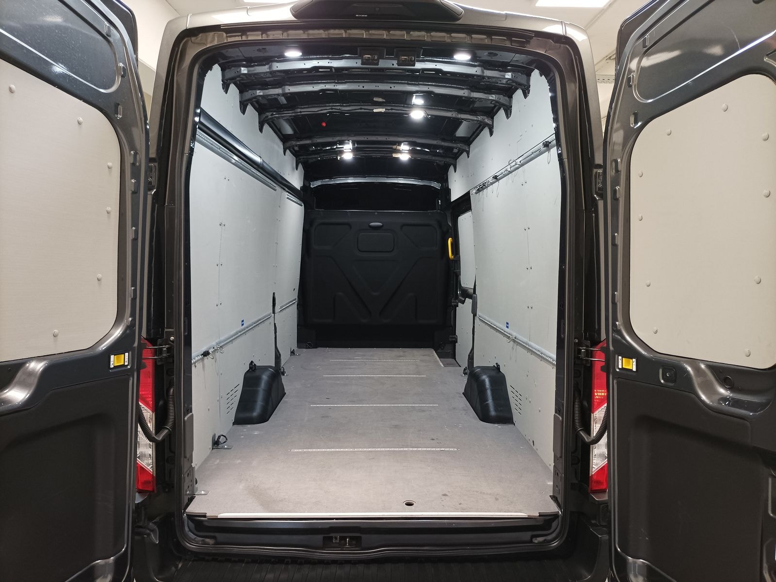 Ford Transit Transporter Transit FT 350 (TTS) 2.0 TDCi DPF 350 L4 RWD (EURO #6