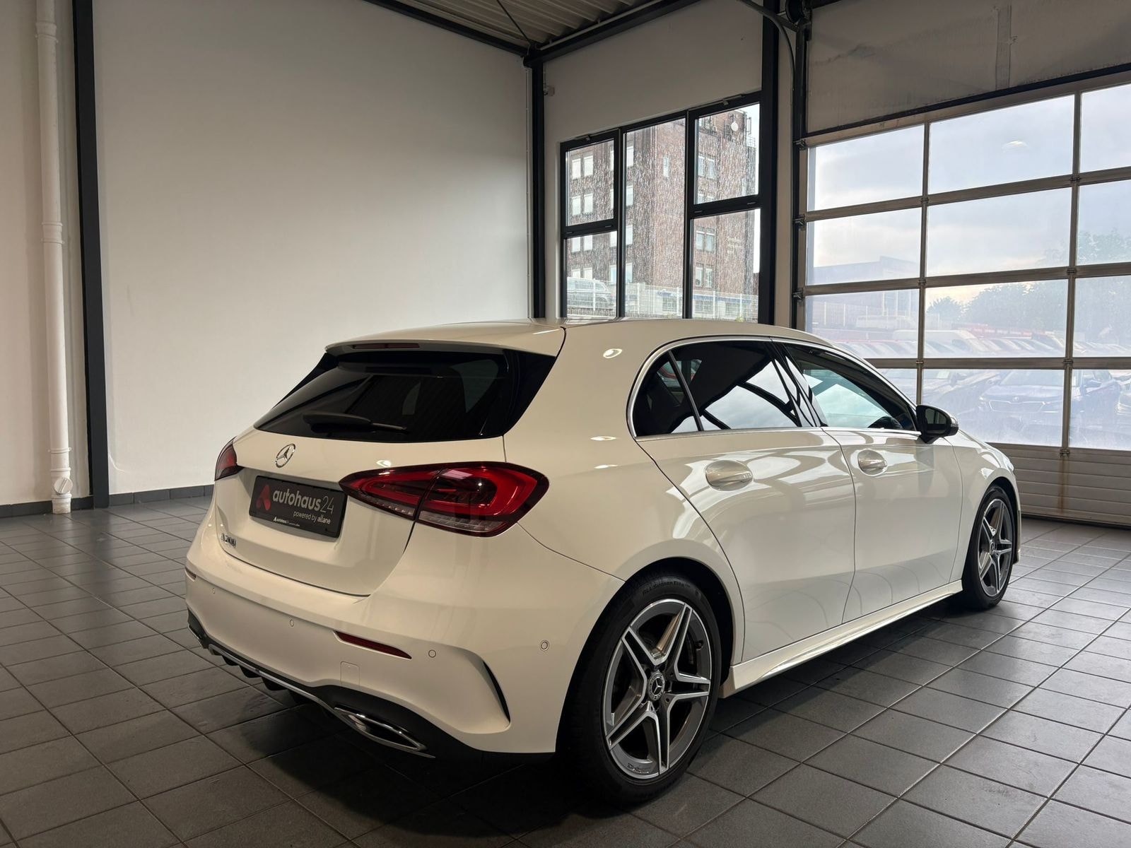 Mercedes Benz A-Klasse Limousine A 200 AMG Line (EURO 6d) #5