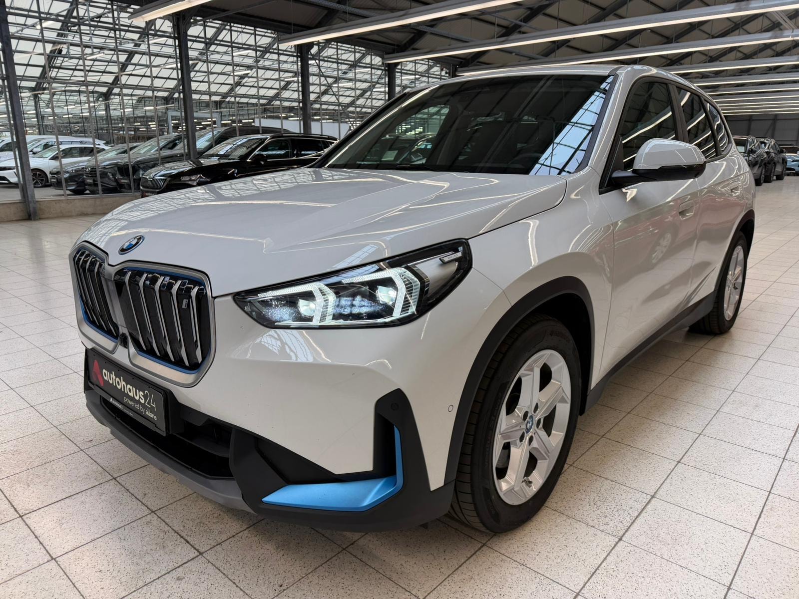BMW iX1 SUV iX1 xDrive30 #3
