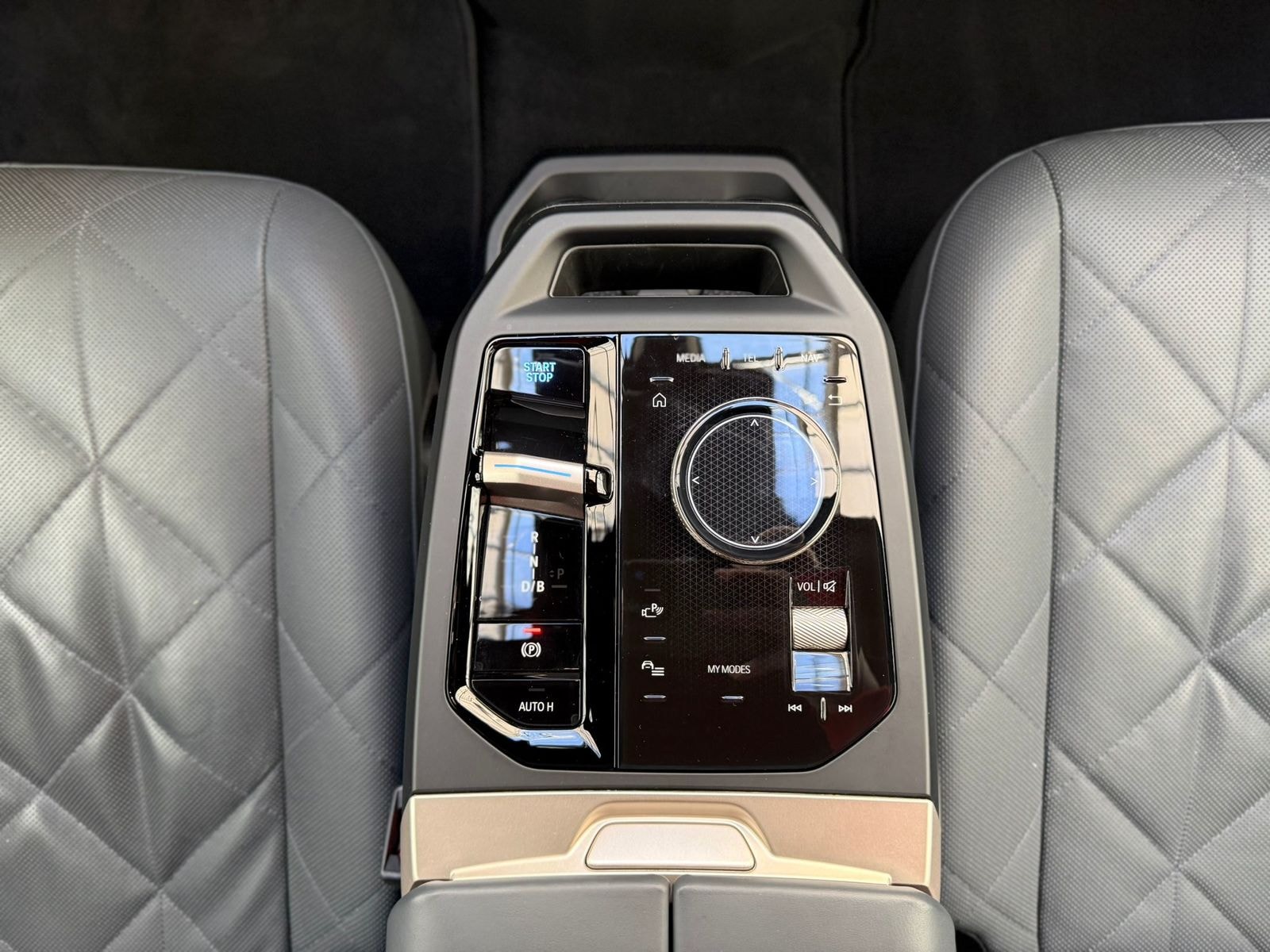 BMW iX SUV iX xDrive40 Sport #13