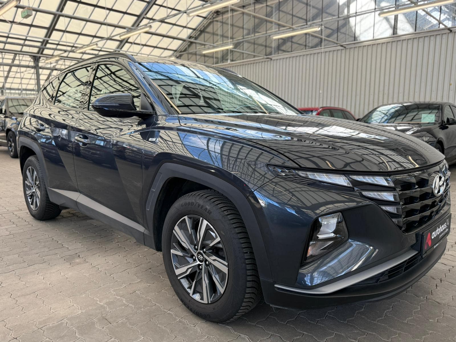 Hyundai Tucson SUV / Crossover / Geländewagen HYUNDAI Tucson 1.6 T-GDI 48V Select Sports Utility Vehicle #1