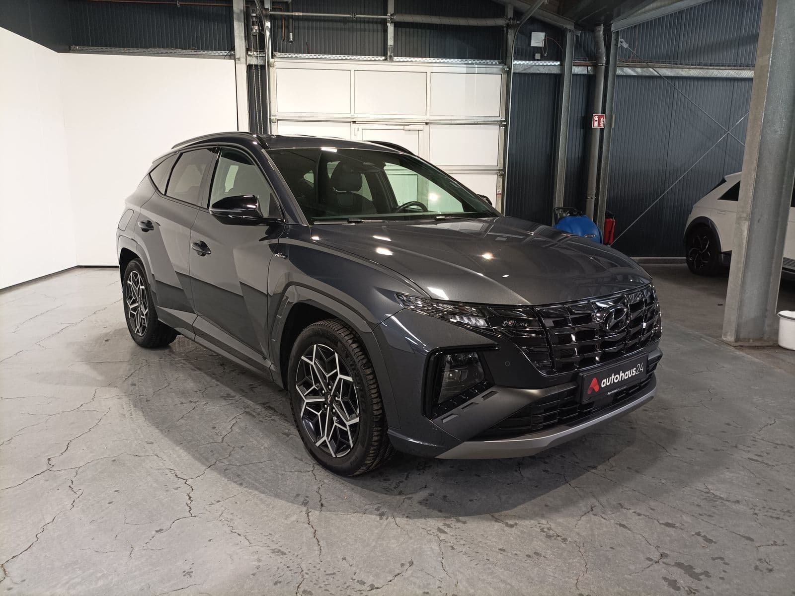 Hyundai Tucson SUV / Crossover / Geländewagen HYUNDAI Tucson 1.6 T-GDI Plug-in Hybrid 4WD Auto Sports Utility Vehicle #1