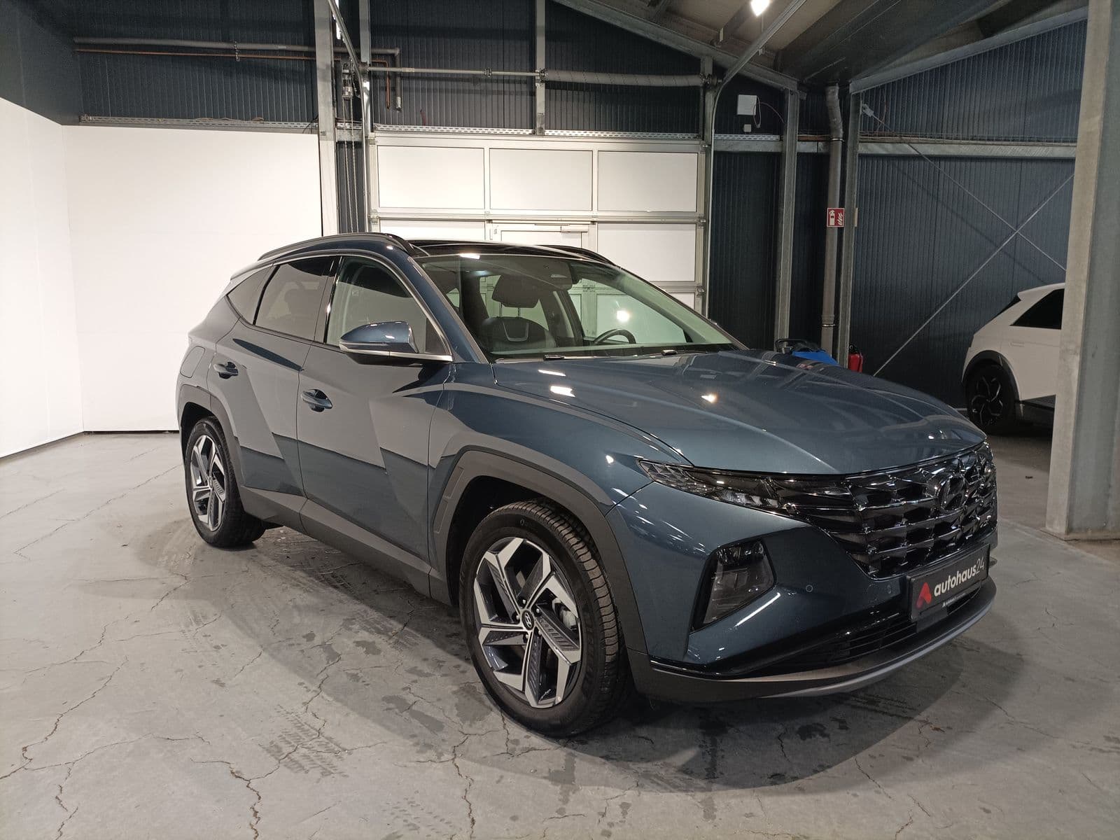Hyundai Tucson SUV / Crossover / Geländewagen HYUNDAI Tucson 1.6 T-GDI Plug-in Hybrid 4WD Auto Sports Utility Vehicle #1