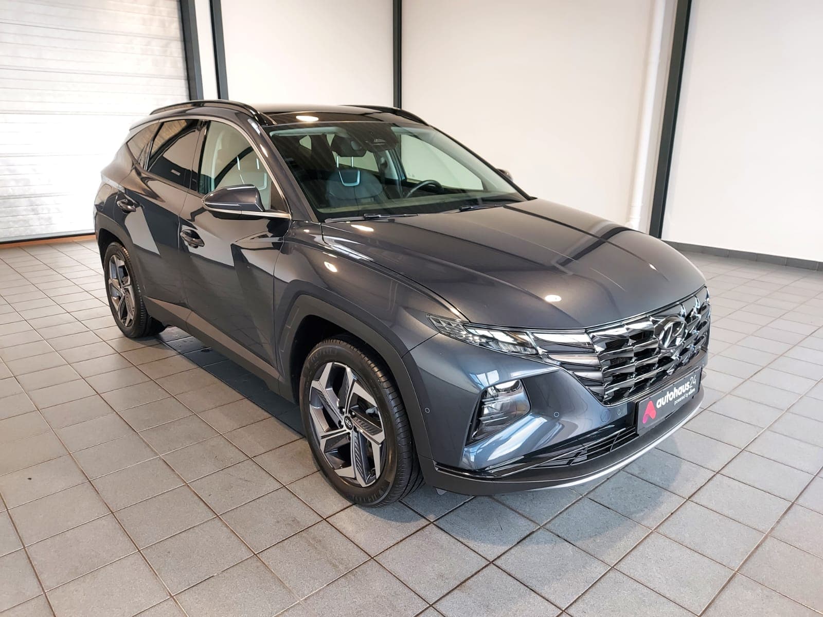 Hyundai Tucson SUV / Crossover / Geländewagen HYUNDAI Tucson 1.6 T-GDI Plug-in Hybrid 4WD Auto Sports Utility Vehicle #1