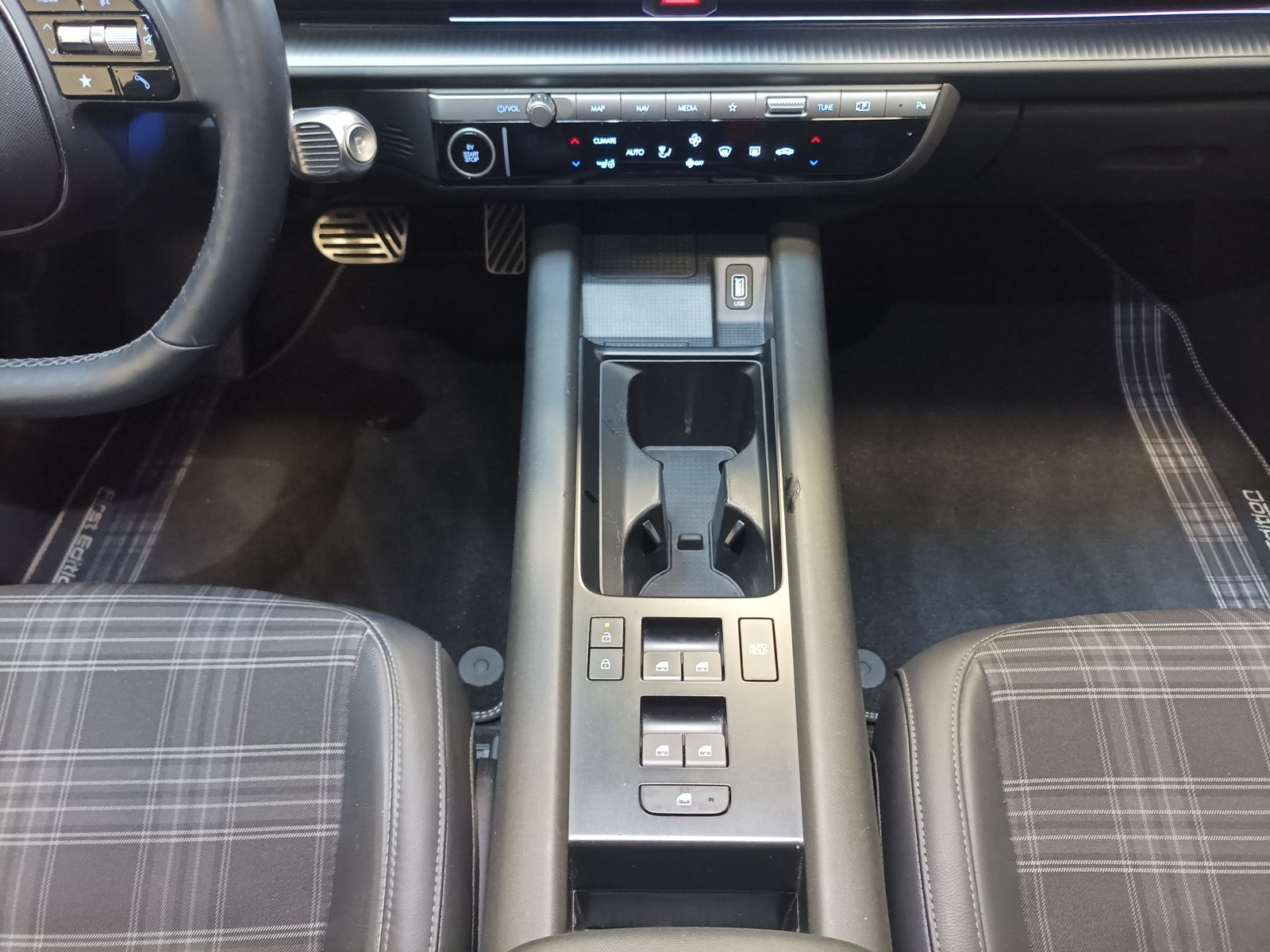 Hyundai IONIQ 6 Limousine IONIQ 6 First Edition/First Ed-Paket Elektro 4WD #12