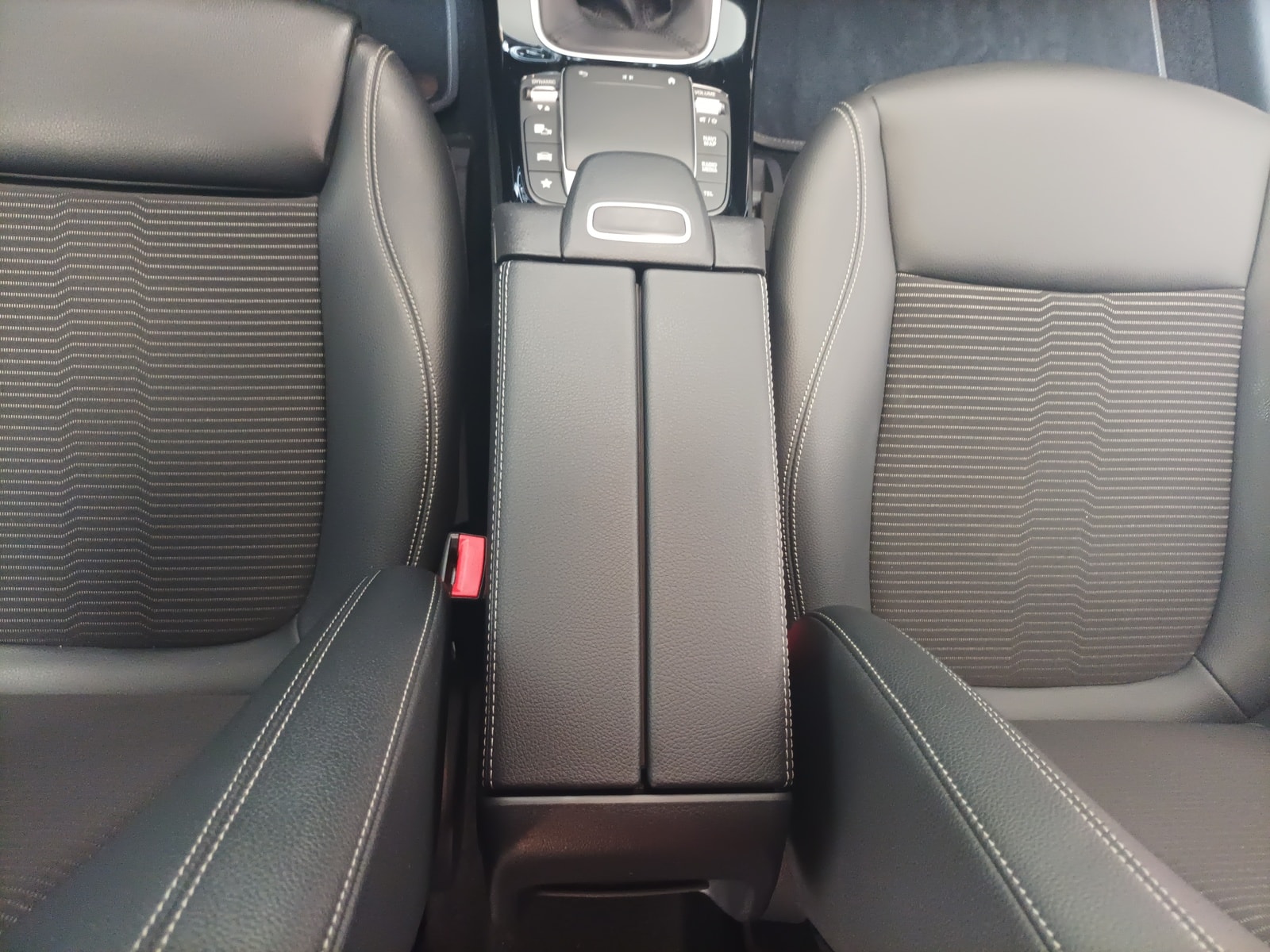 Mercedes Benz CLA-Klasse Limousine CLA 180 Progressive (EURO 6d) #15
