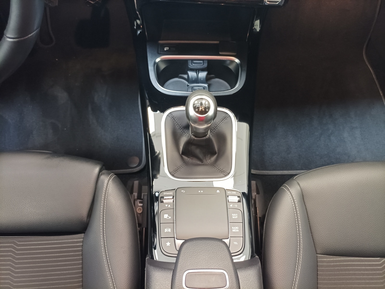 Mercedes Benz CLA-Klasse Limousine CLA 180 Progressive (EURO 6d) #13