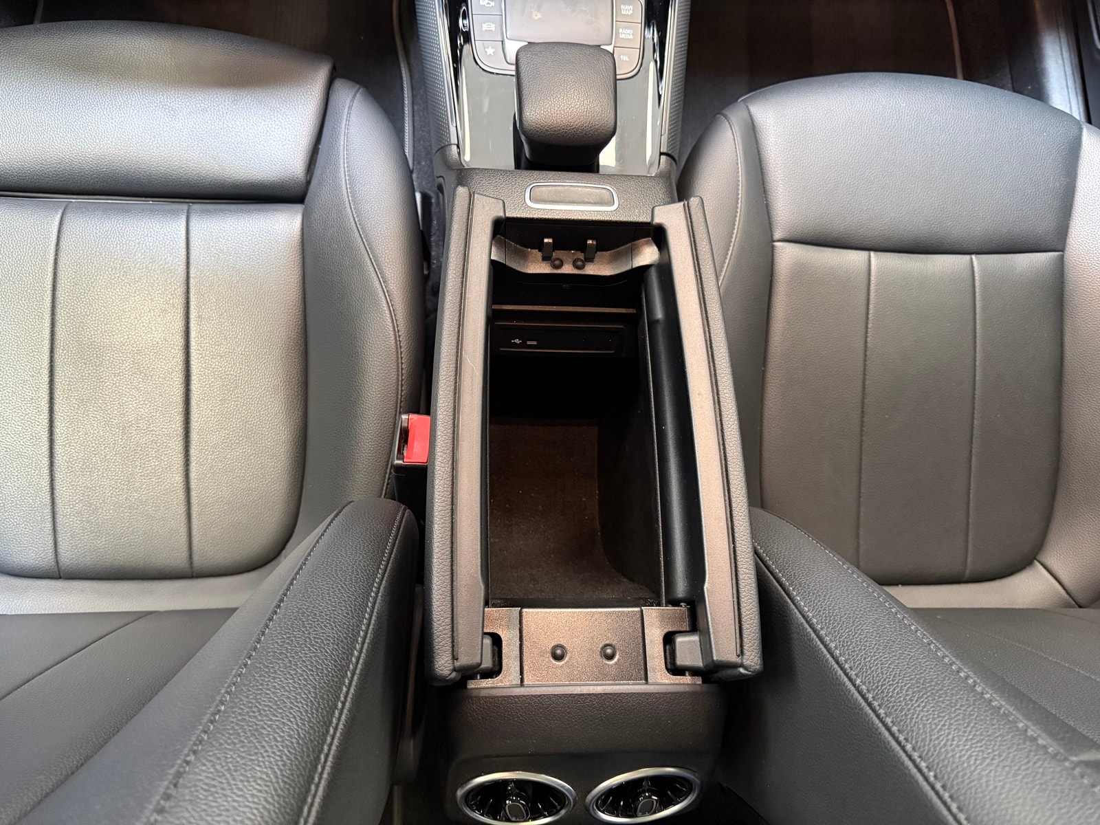 Mercedes Benz GLA-Klasse SUV GLA 250 e Style (EURO 6d) #15