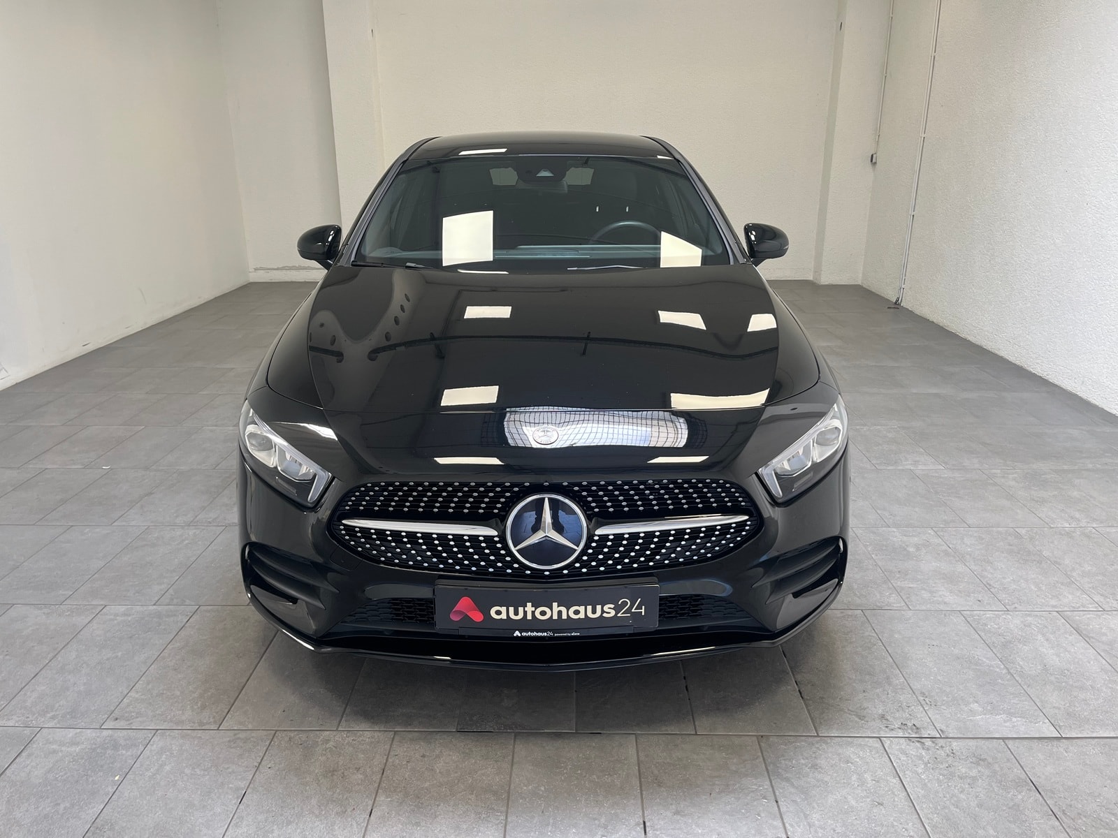 Mercedes Benz A-Klasse Limousine A 250 e Lim. AMG Line (EURO 6d) #2